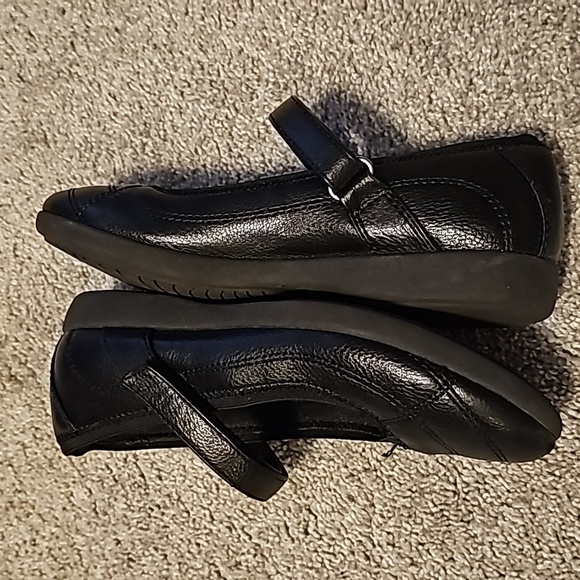 Black Flats #B5 - Picture 4 of 6